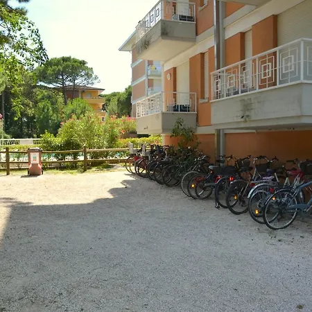 Lignano Riviera Economico Con Piscina Apartman